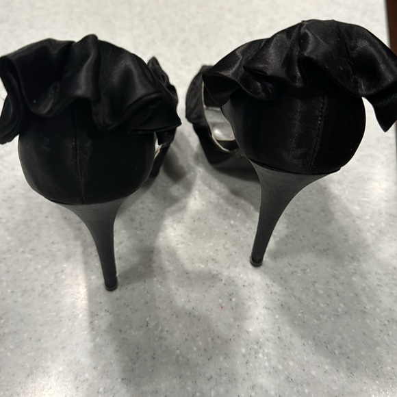 Brand new shi heels - Picture 4 of 4